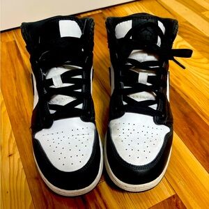 Air Jordan 1 Mid SE GS 'Panda Elephant'